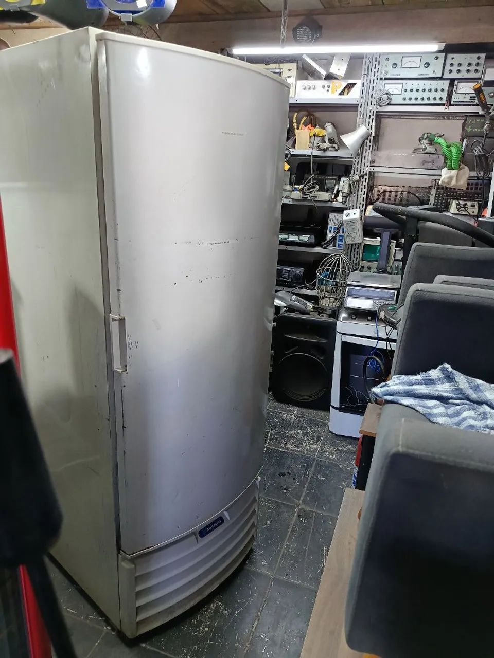 Freezer vertical metalfrio 590Litros 110v