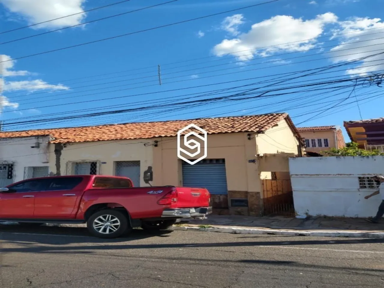 Casa para aluguel tem 176 metros quadrados com 6 quartos em Vermelha - Teresina - PI