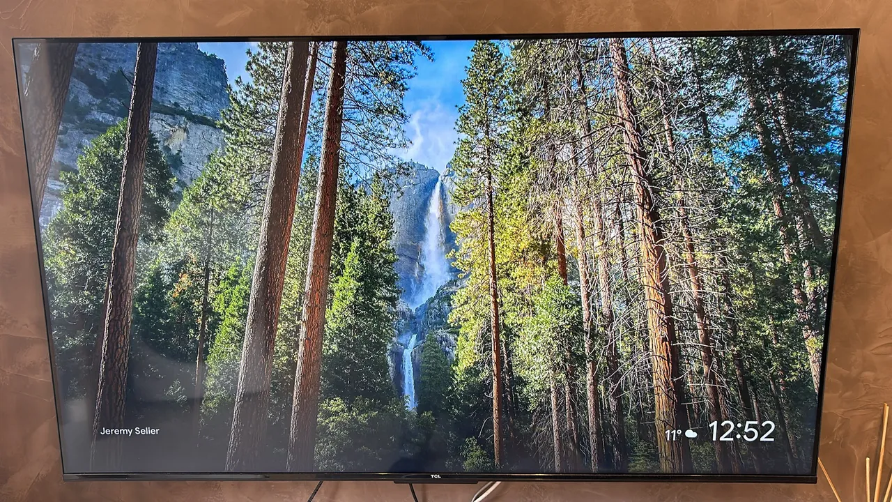 TV TCL com Tela Impecável e Imagens Vibrantes
