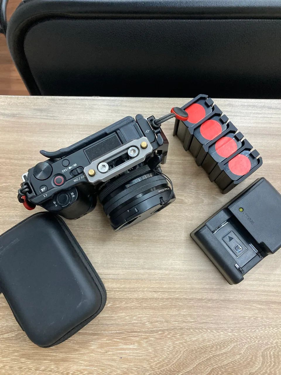 SONY ZVE10 COMPLETA COM 9 BATERIAS + CAGE + FILTRO ND - Foto 2