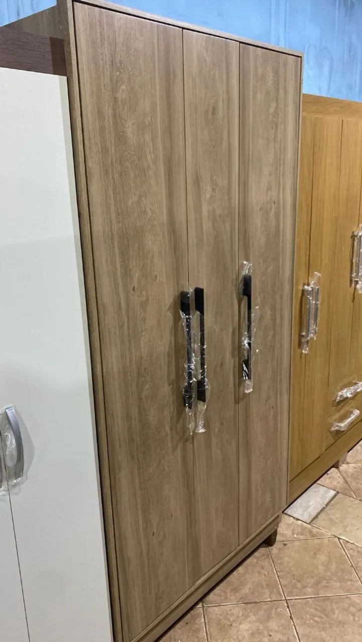Guarda-Roupas de 3 Portas em Amadeirado