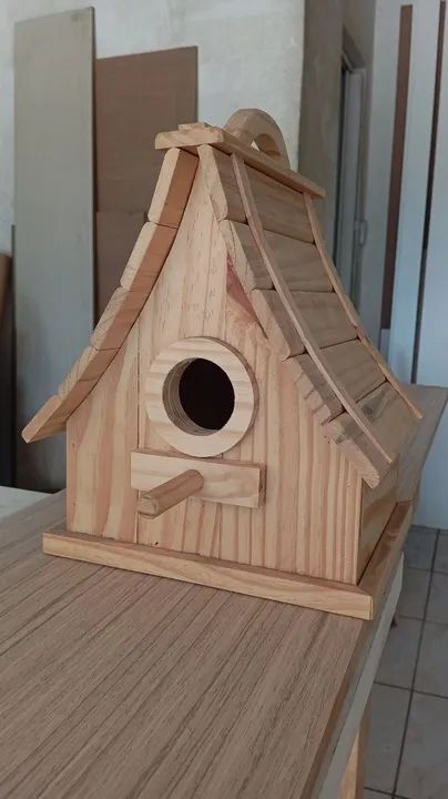 Casa de passarinho em madeira