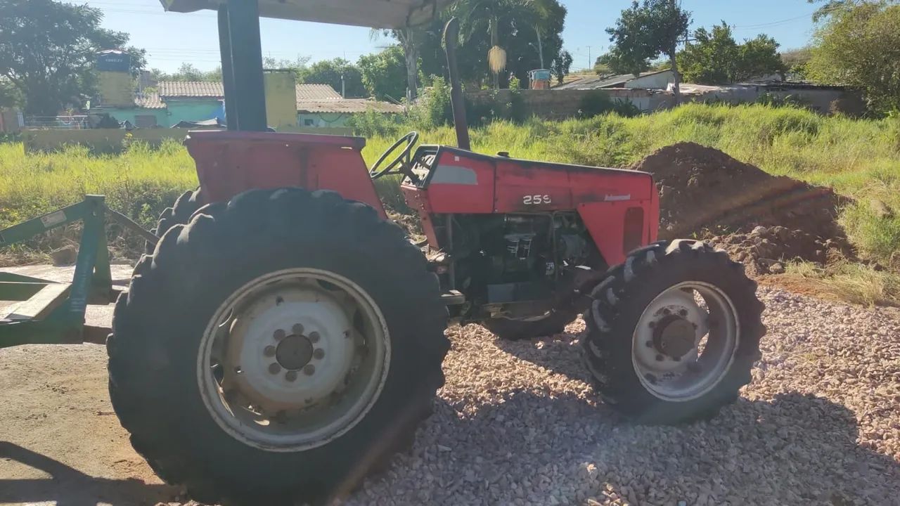 Trator Massey 255 4x4 