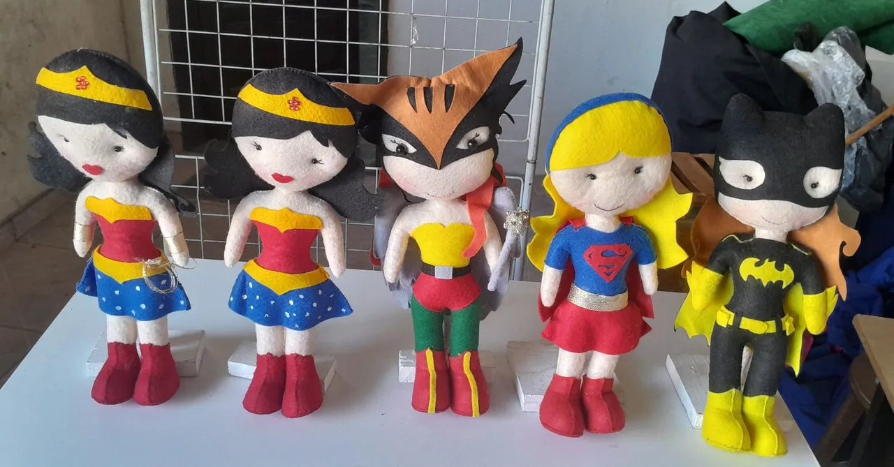 Bonecas Super Heroínas de Feltro - Feitas à Mão!