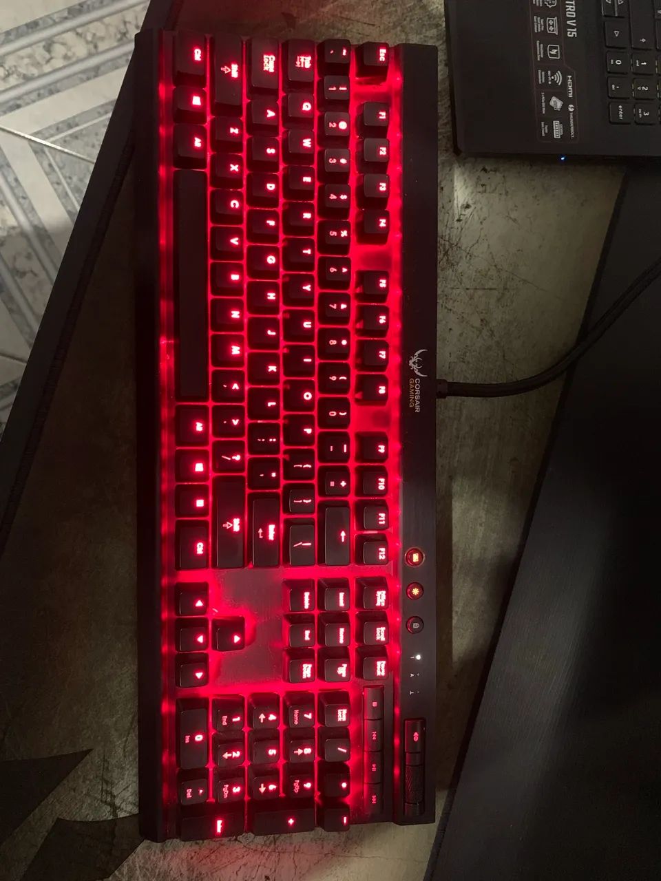 Teclado mecânico Corsair K70 - Foto 3