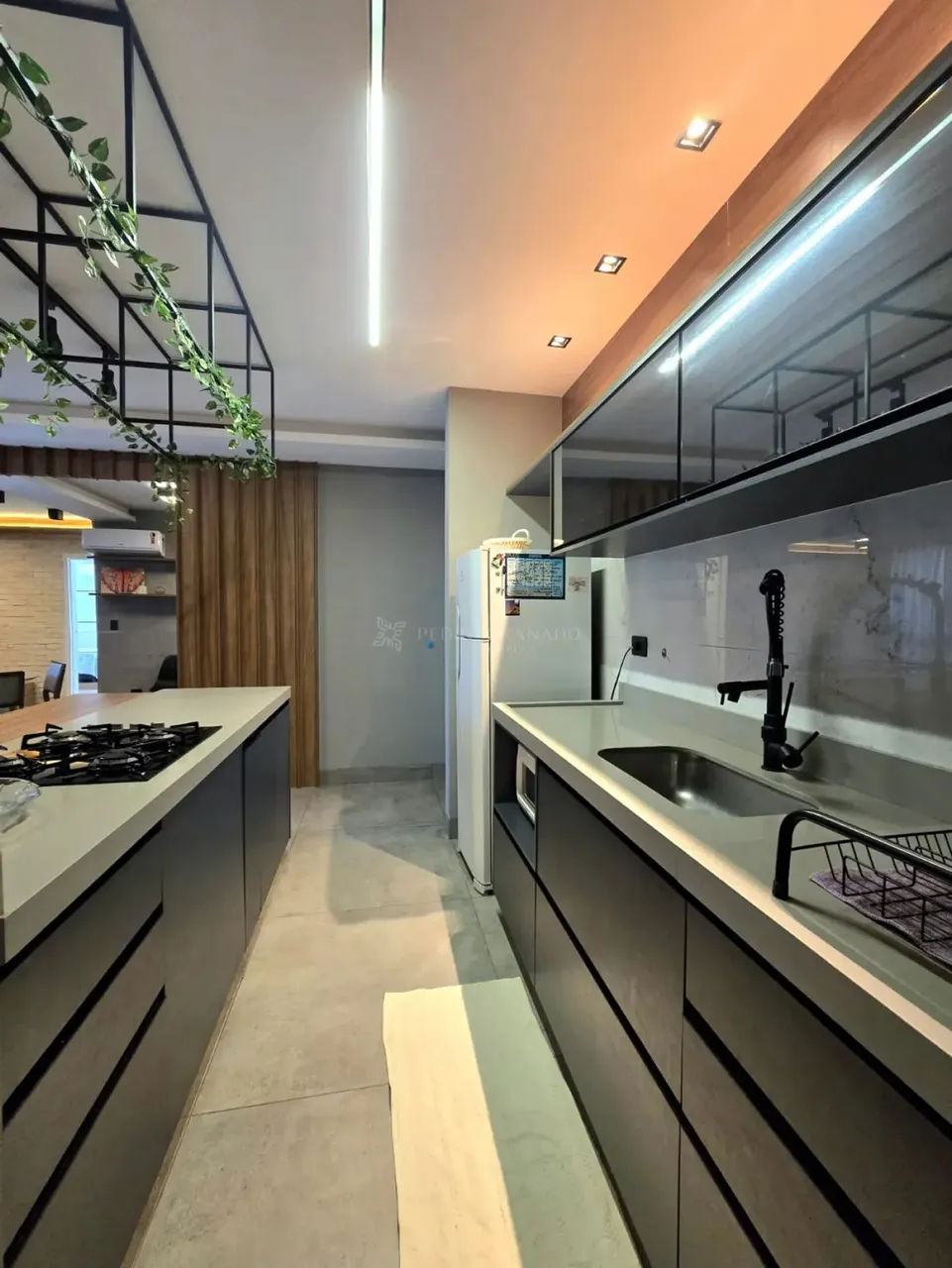 Apartamento mobiliado com lazer completo e sacada com churrasqueira