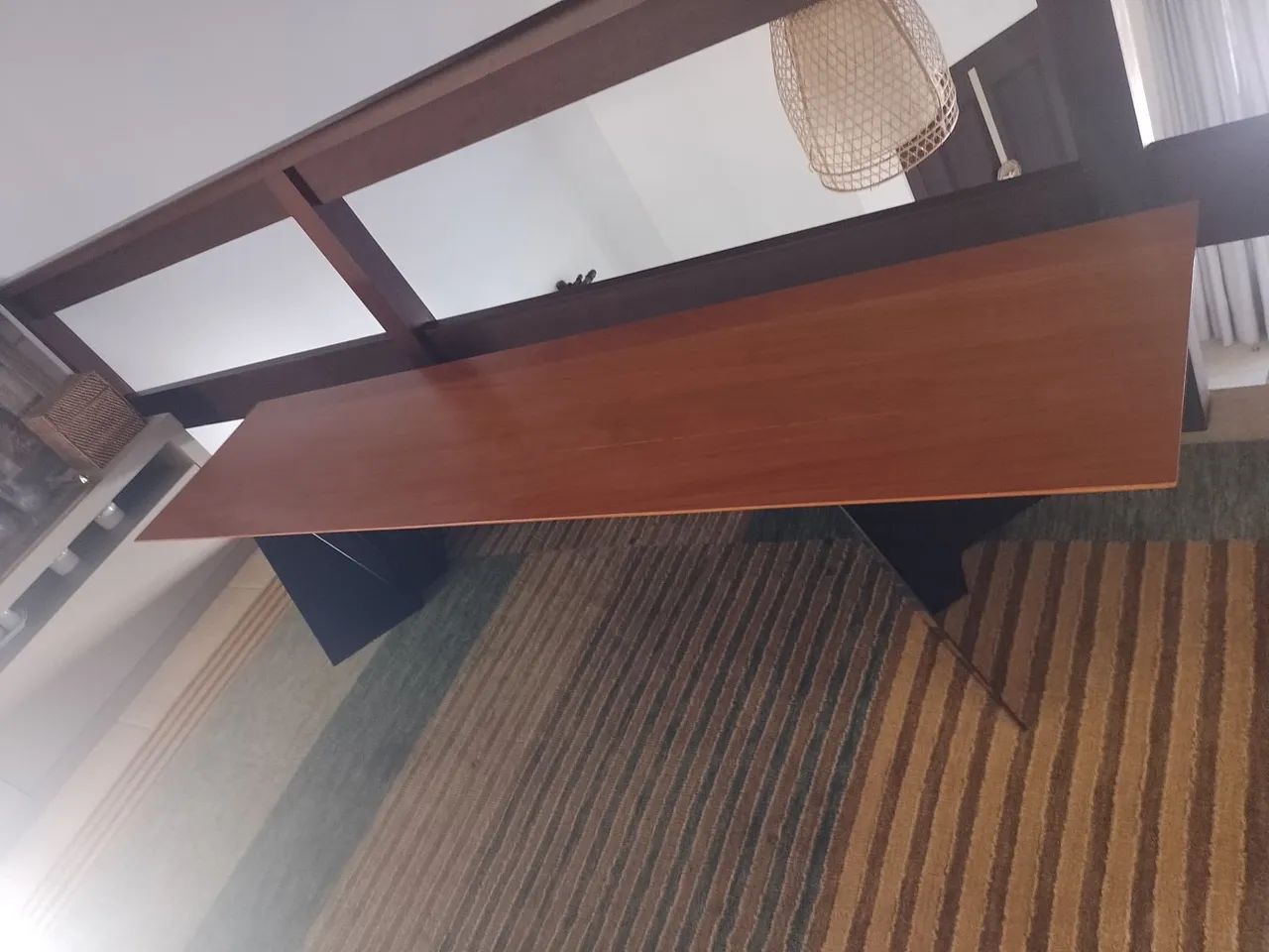 Banco de madeira com pé de ferro. - Foto 4