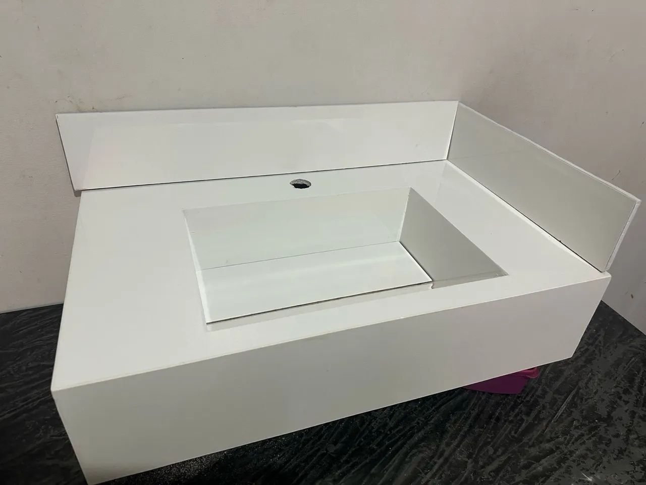 Vendo pia em porcelanato 60 por 40 / R$ : 250 reais  - Foto 2