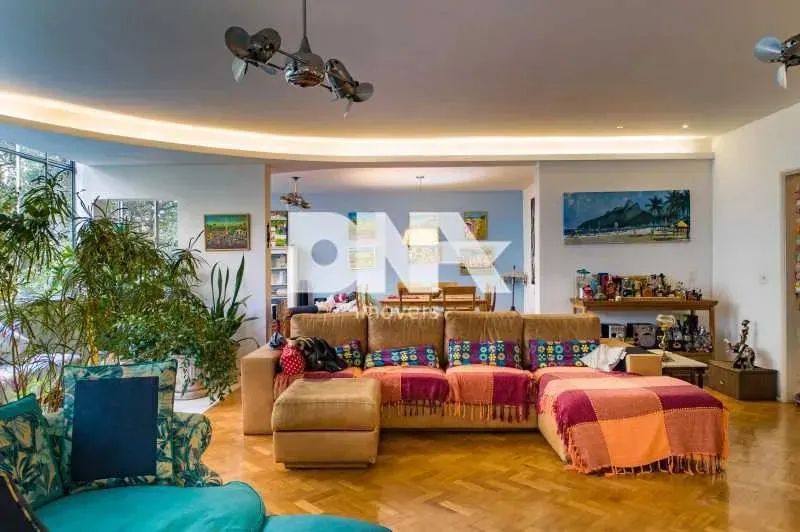 Apartamento - / Residencial / Copacabana