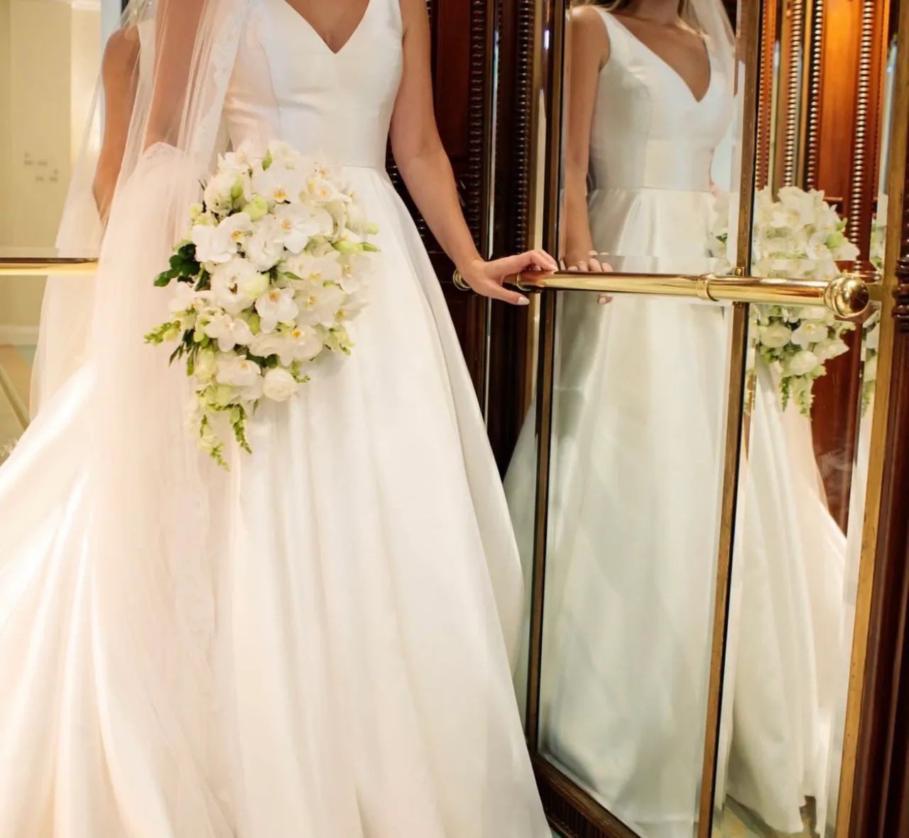 Vestido de noiva Stella Fischer feito sob medida, todo em zibeline