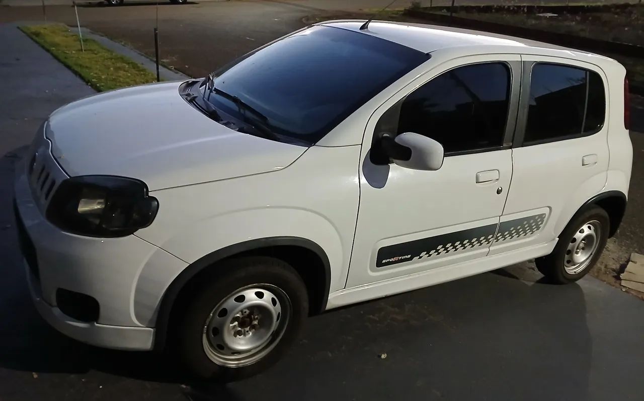 Fiat Uno Sporting 1.4 EVO Fire Flex 8V 4P 2014 - Foto 2