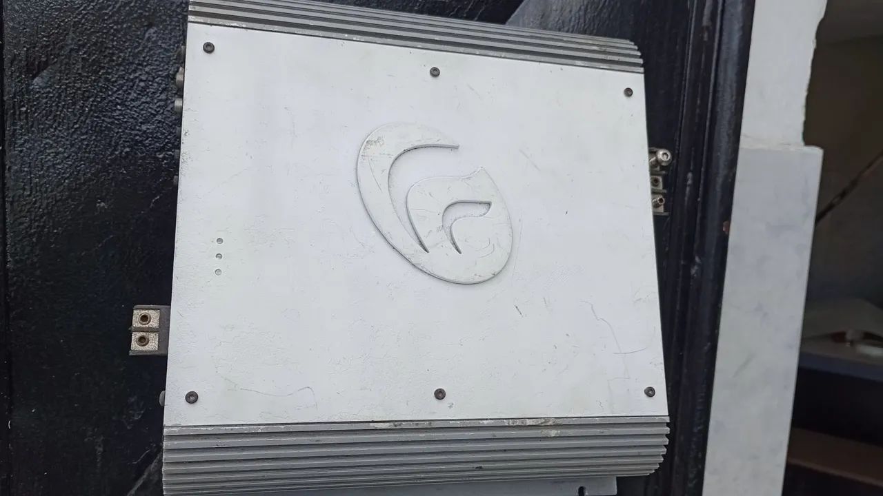 Módulo Stetsom 2k5    2500 RMS funcionando perfeitamente. 