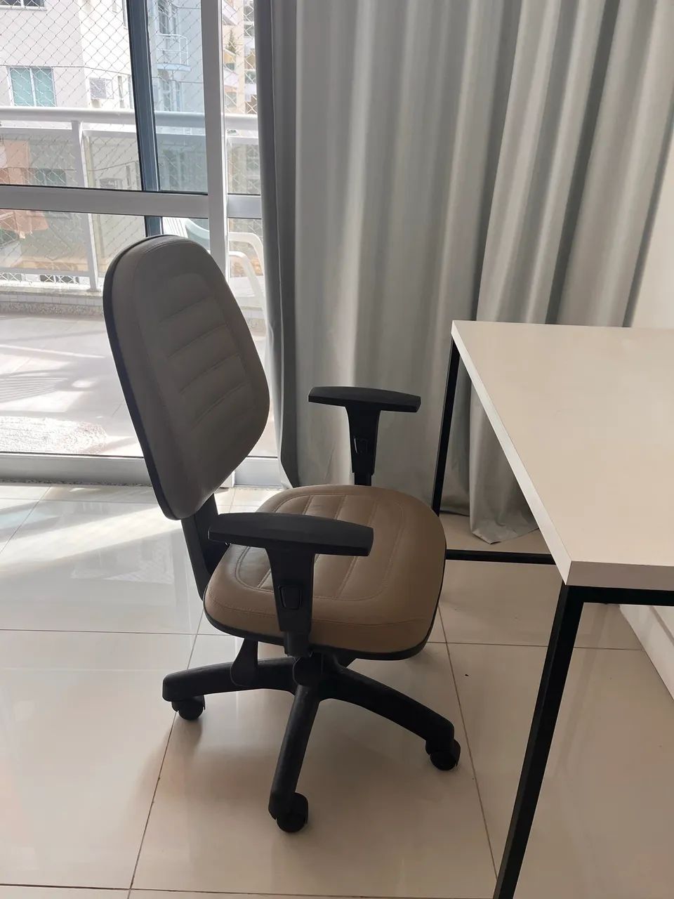 Mesa de estudos e cadeira - Foto 4