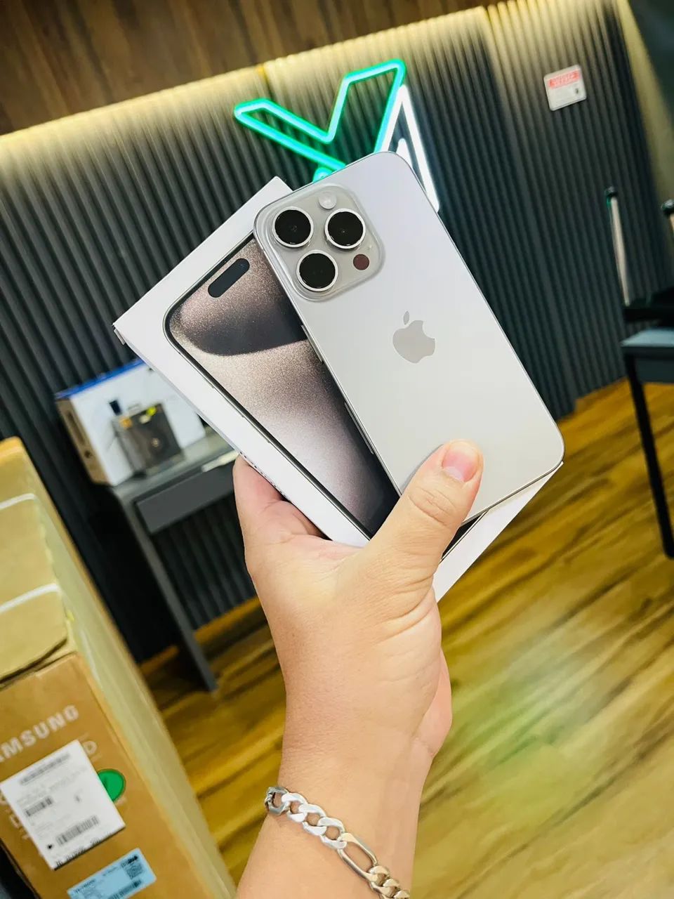 iPhone 15 pro maxx com garantia / avance nessa quinta feira  - Foto 4