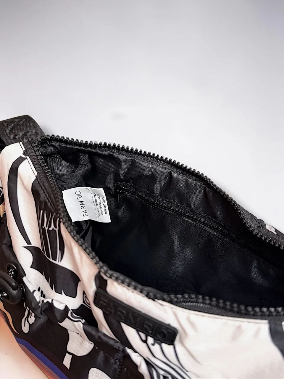 Bolsa crossbody da FARM estampada nova - Foto 4