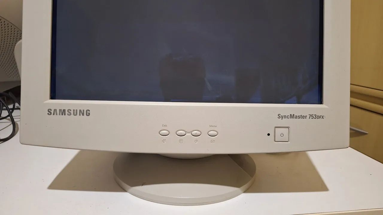 CRT Samsung 753DFX 17