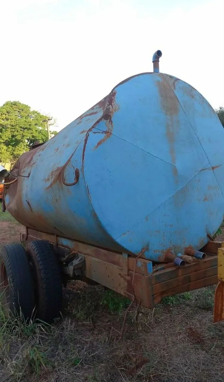 Tanque de água com bomba