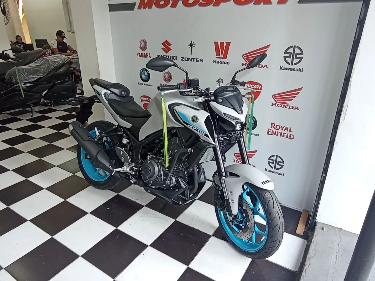 YAMAHA MT-03 