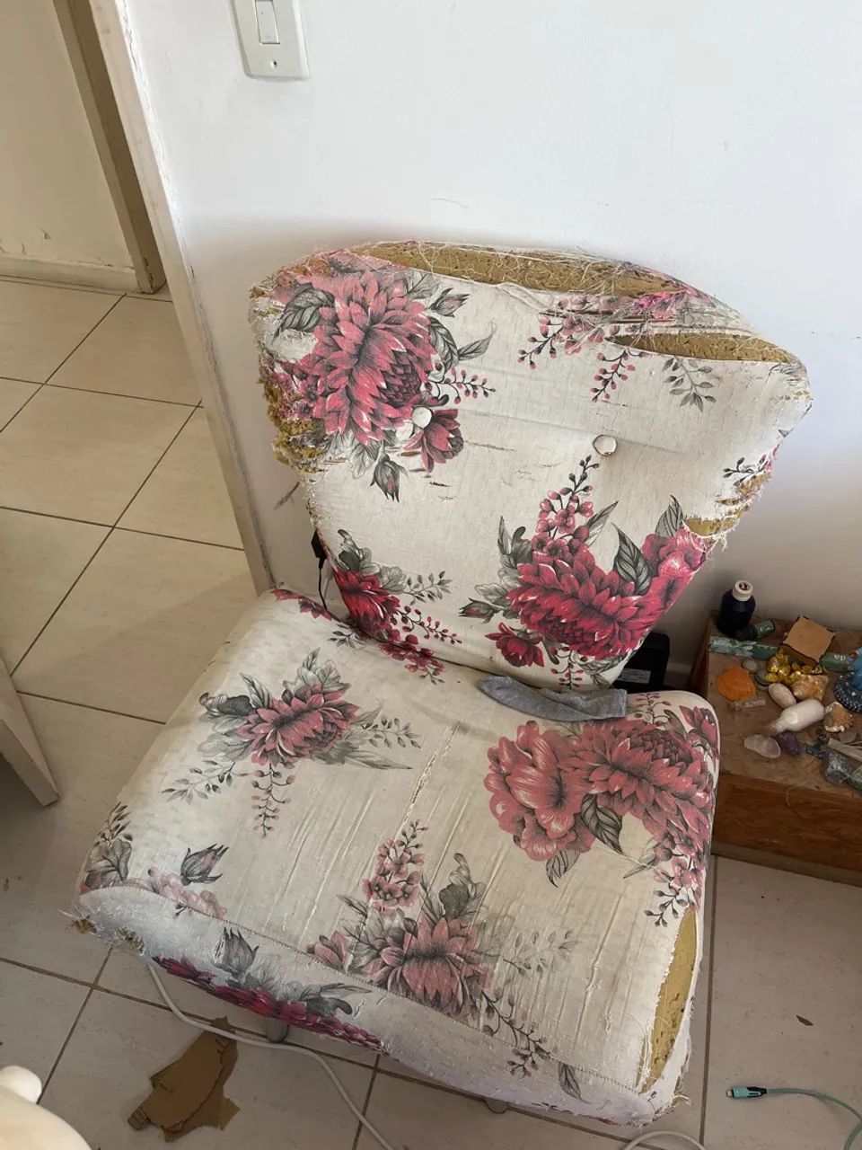 Doa-se cama, mesa e poltrona - Foto 2