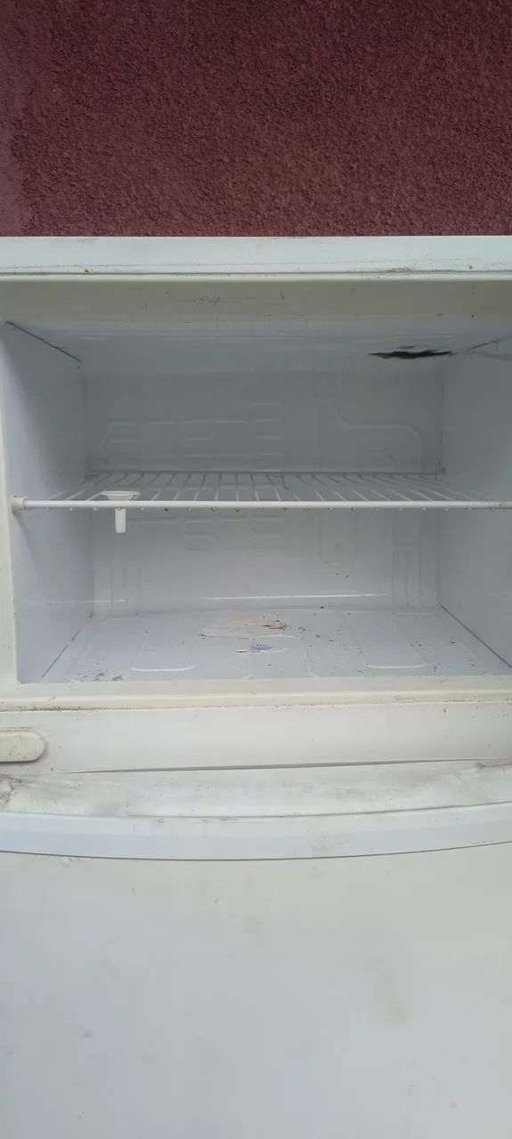 Vendo Geladeira Consul CRD36 - Foto 2