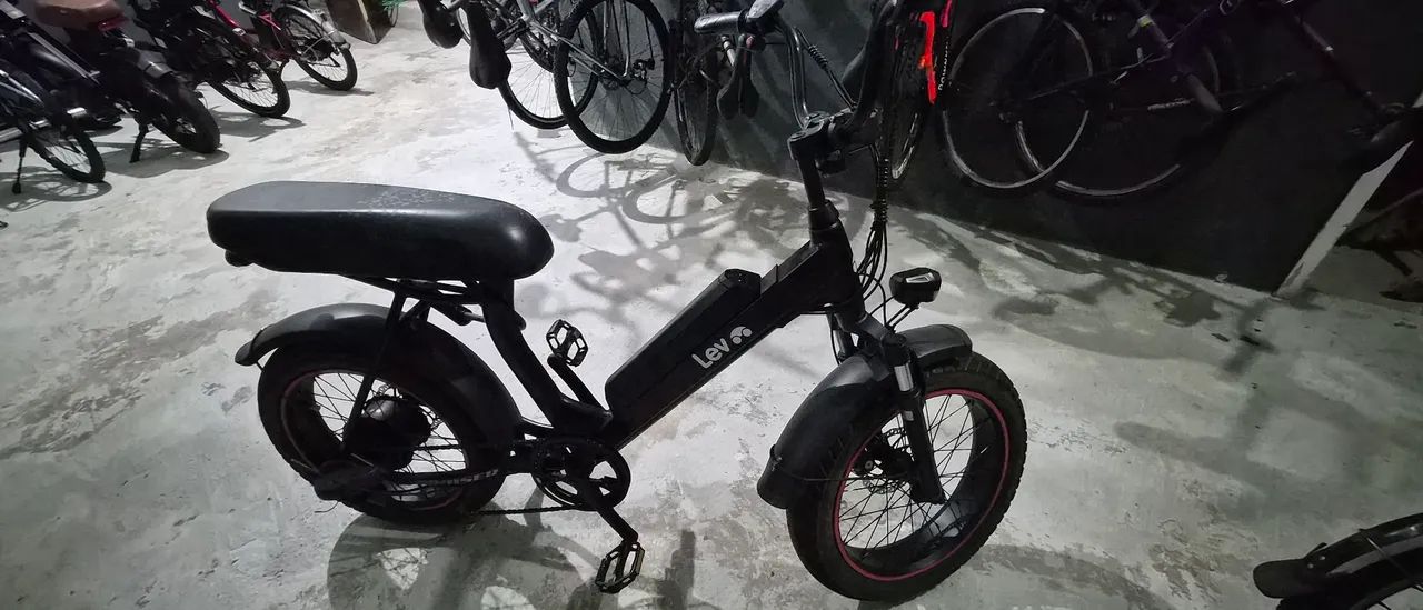 Bicicleta eletrica  da lev