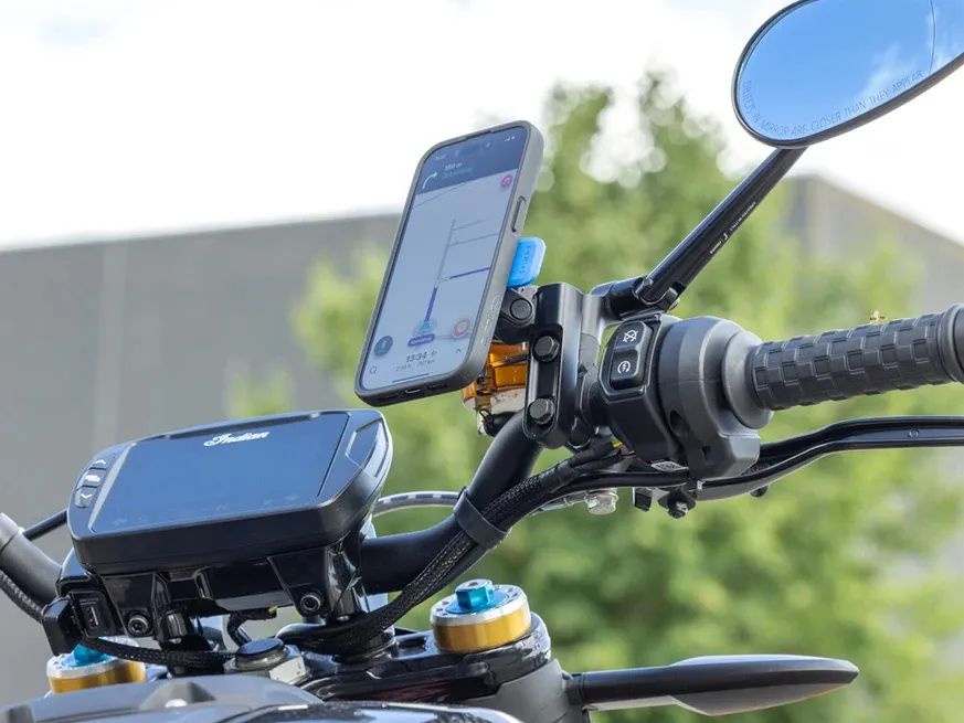 Suporte de Celular para moto - QuadLock - Foto 4