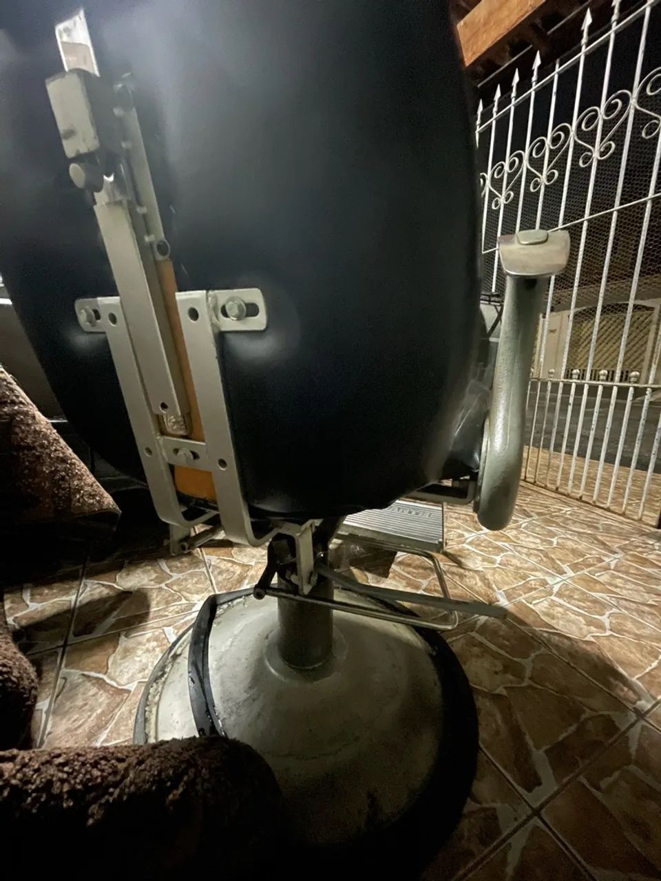 Cadeira de barbeiro ferrante - Foto 2