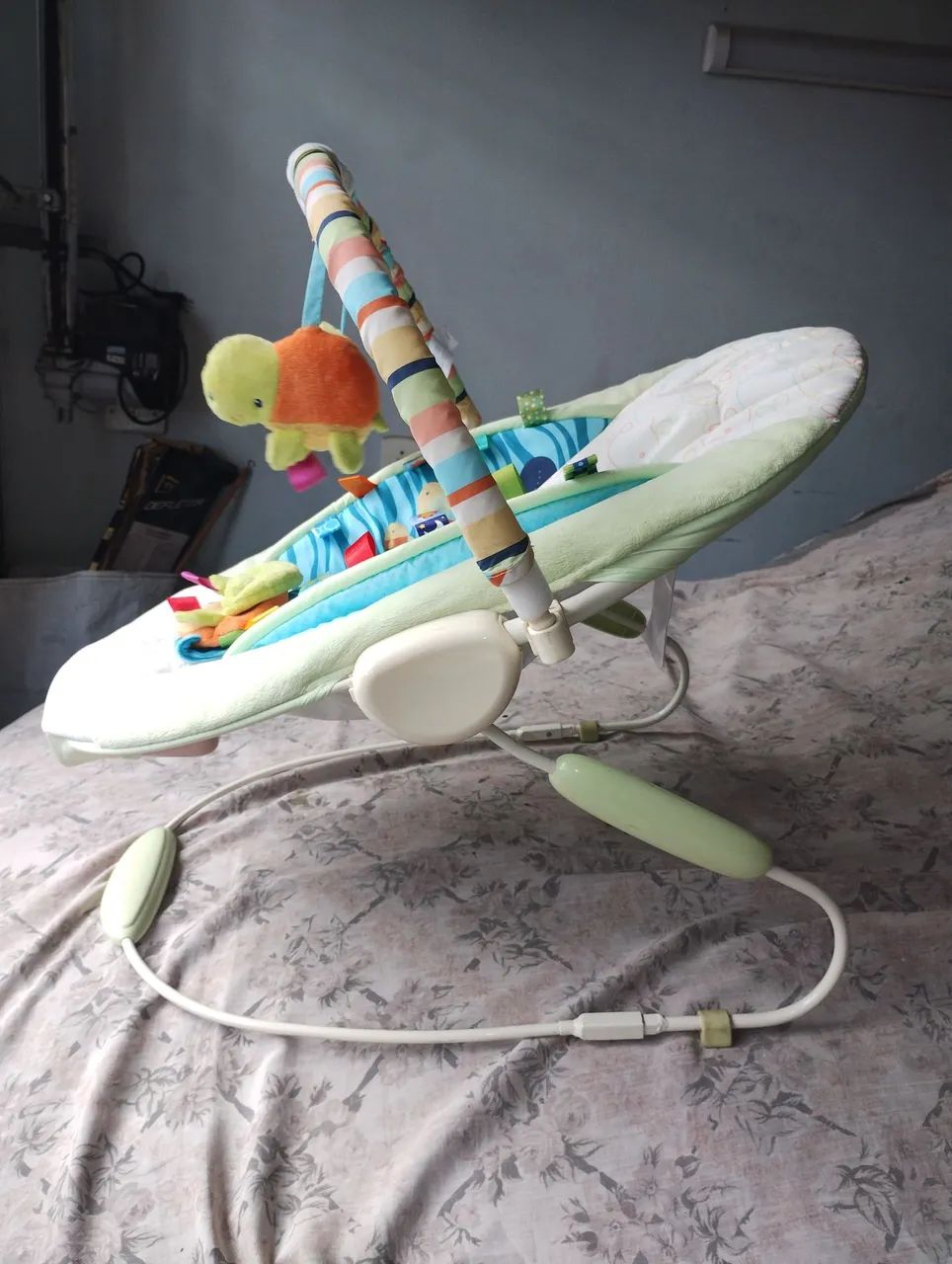 Cadeirinha balanço vibratória Fischer  - Foto 5