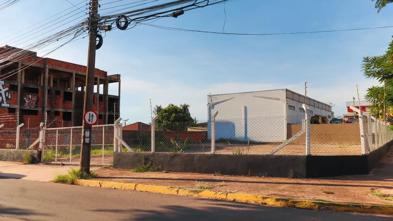 Terreno comercial no bairro Vila Olinda