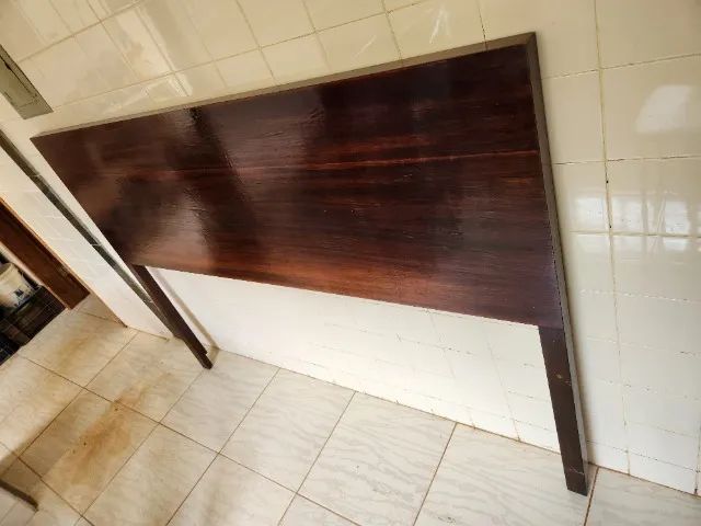 Cabeceira de Cama Em Madeira Bem Conservada  - Foto 2