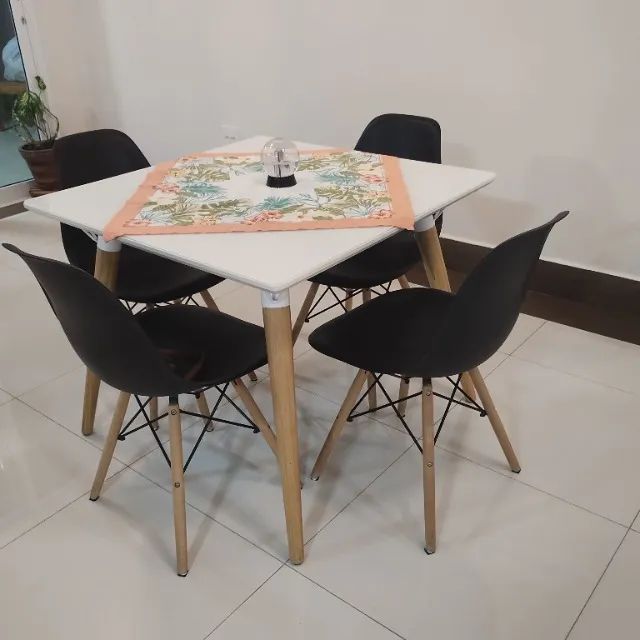 Mesa de jantar quadrada com tampo em vidro  - Foto 4