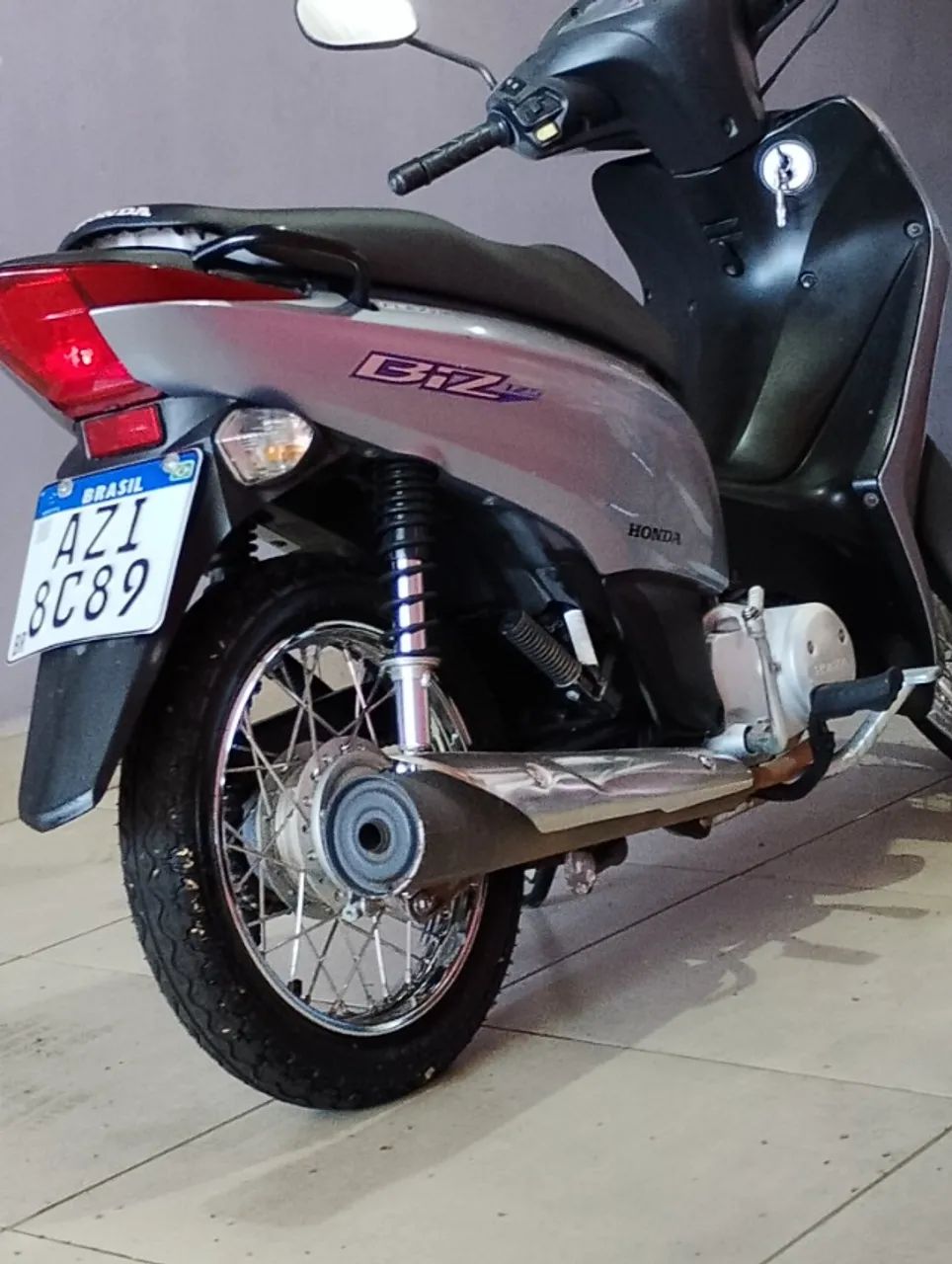 Biz 125 com partida elétrica 