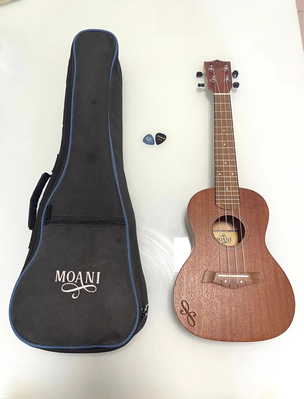 Ukulele Acústico Concert Moani Ukss02-23 C/bag De Luxo