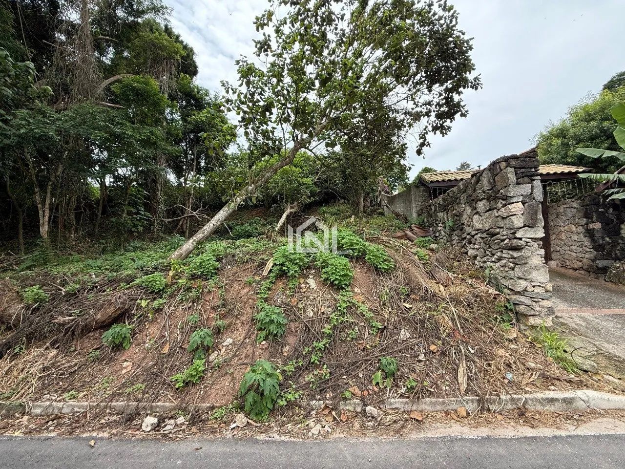 Terreno à venda no condomínio Vila Diva