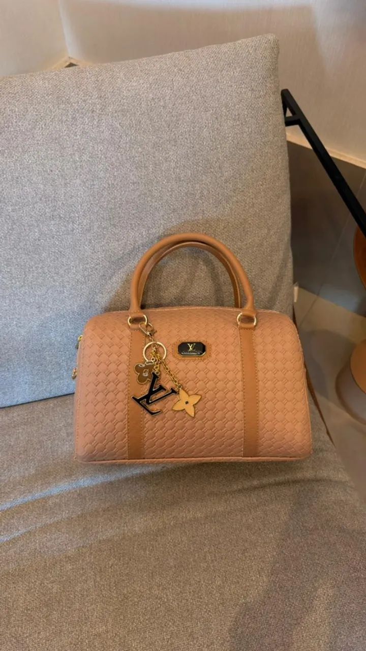 Bolsa Baú Louis Vuitton Grande Premium com Alça Transversal - Foto 3