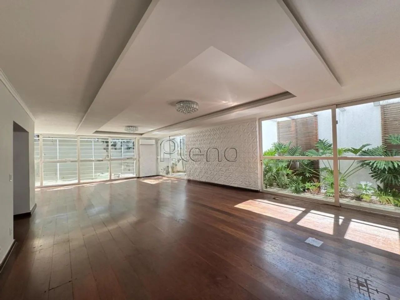 Sobrado à venda em Campinas, Nova Campinas, com 4 quartos, com 555.83 m²
