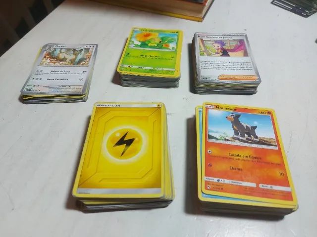 225 cartas pokémon tcg originais e oficiais da pokémon company perfeito estado raras e div - Foto 2