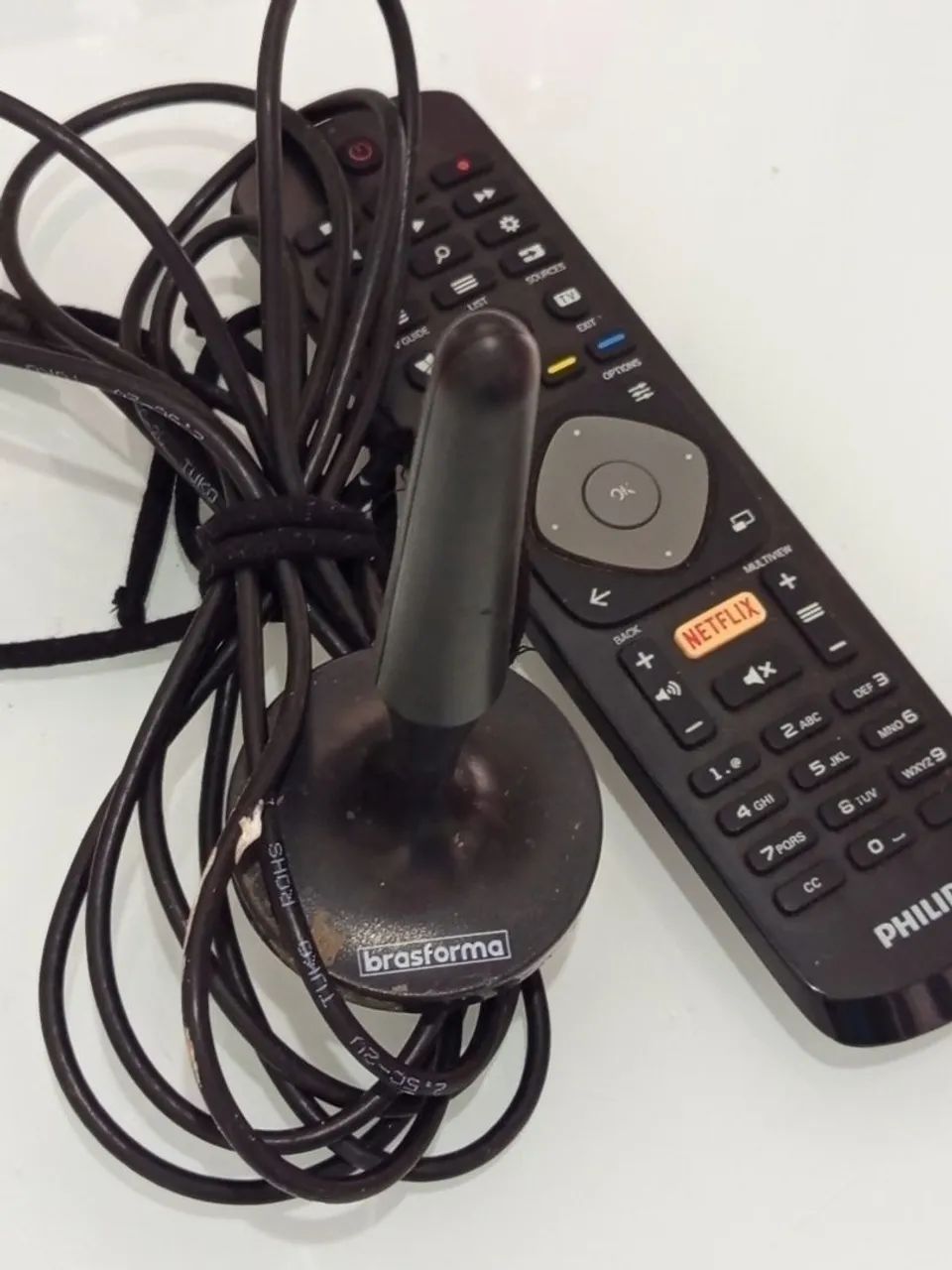 Vendo controle PHILIPS e antena de Tv - Foto 3
