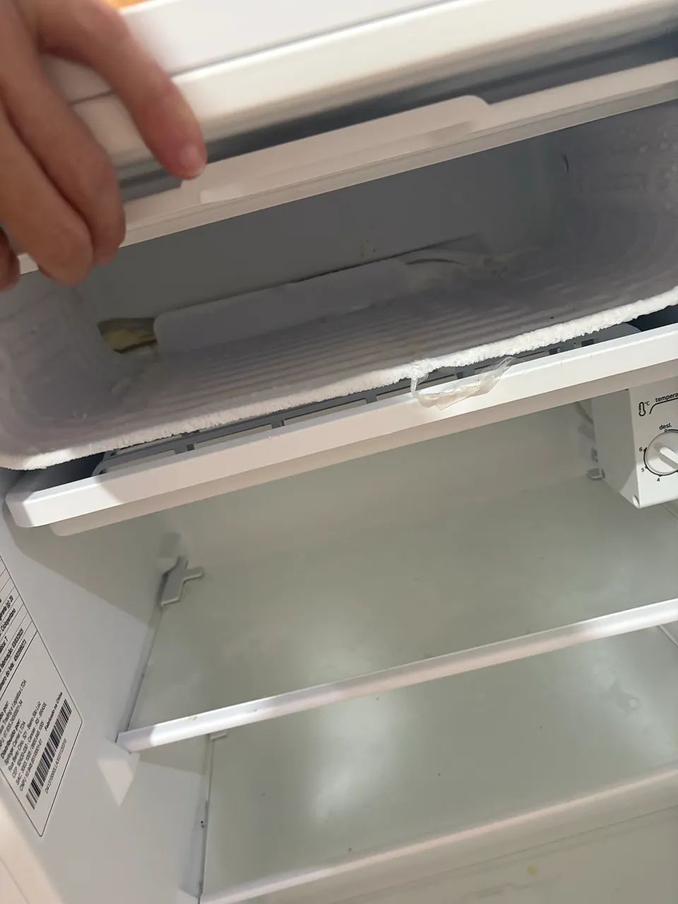 Frigobar Midea 93L - Branco | R$ 700 - Foto 4