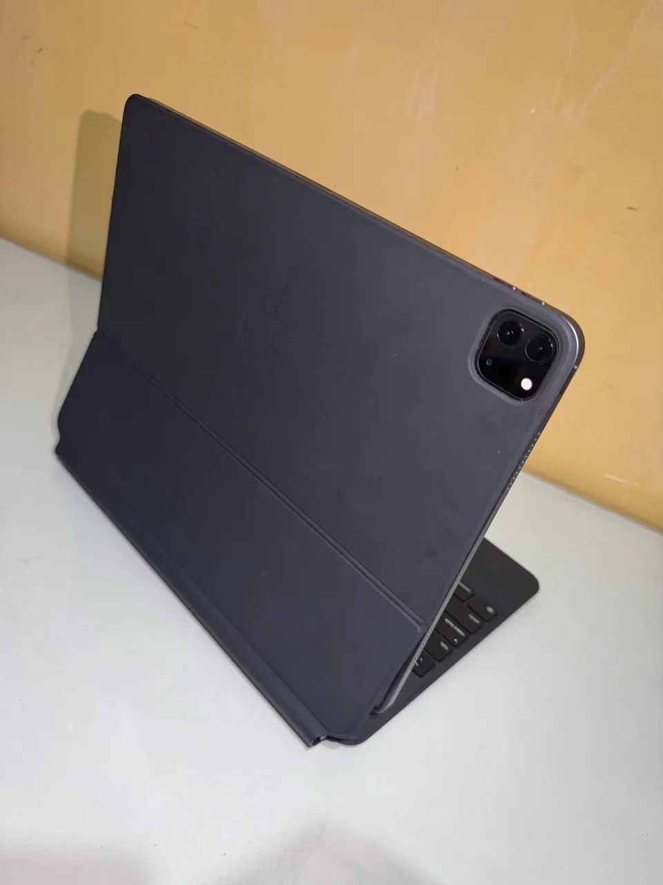 IPad Pro 12.9 5 geração 256gb com teclado e caneta - Foto 2