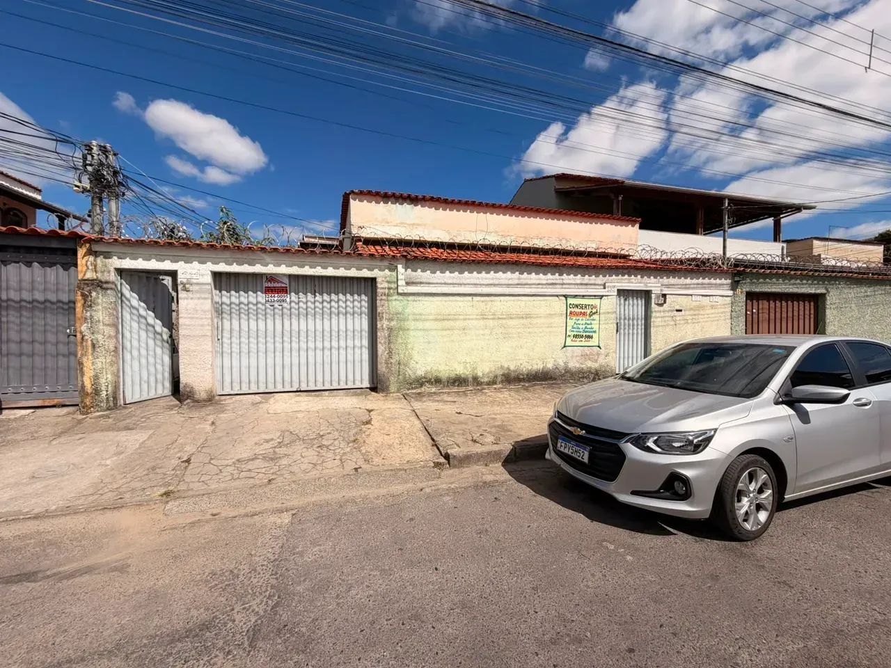 Casa com 2 quartos e 1 vaga, entrada compartilhada no Lagoinha Leblon!!!