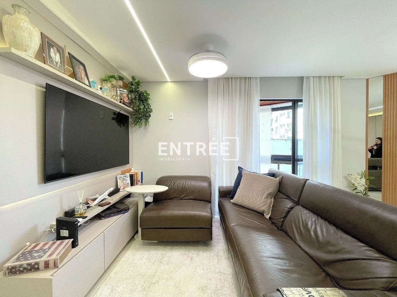 Apartamento 2 Quartos (sendo 1 Suíte) e 1 Vaga - Agronômica - Foto 5