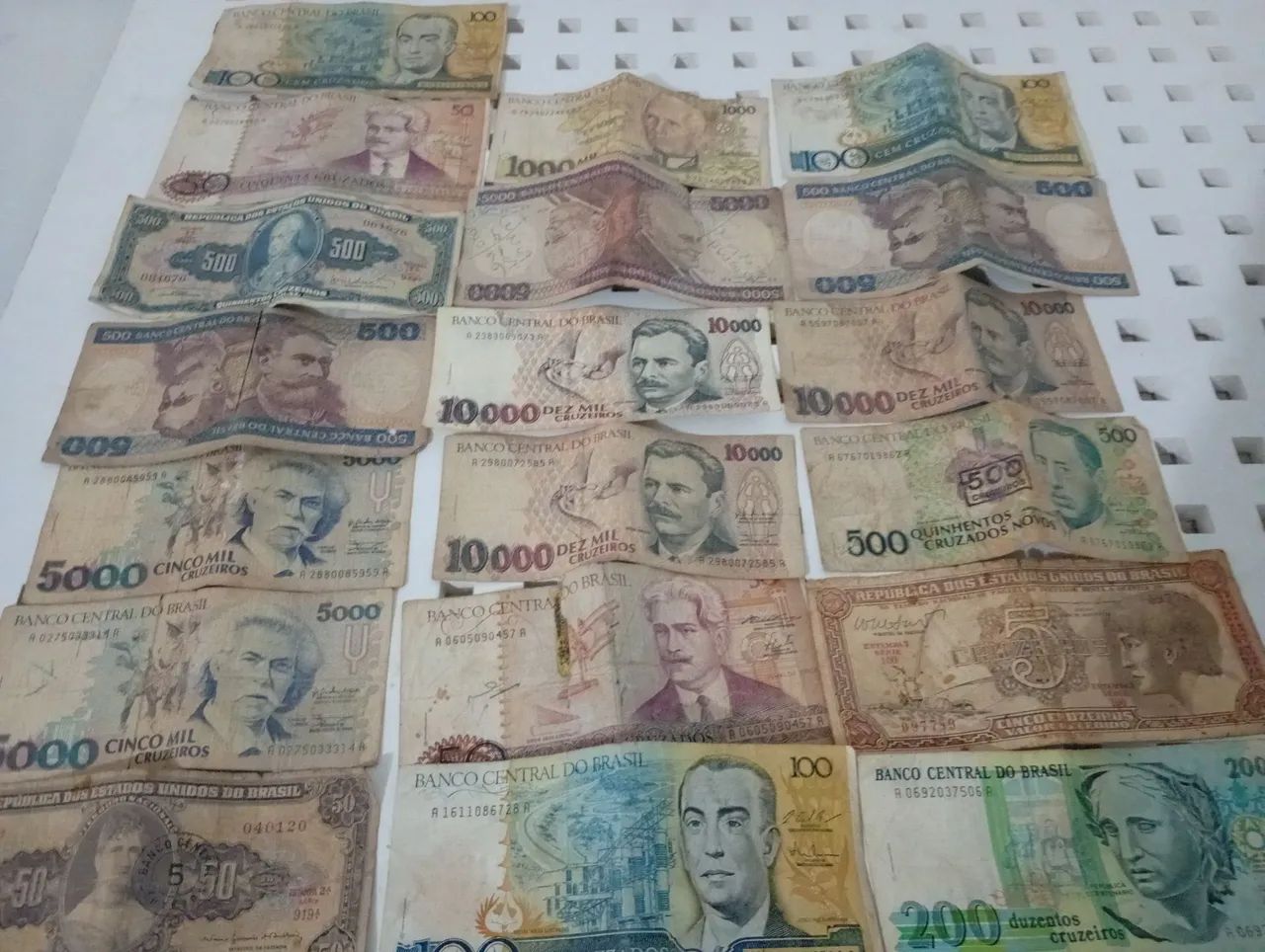 Lote de moedas e notas Nacionais Antigas 