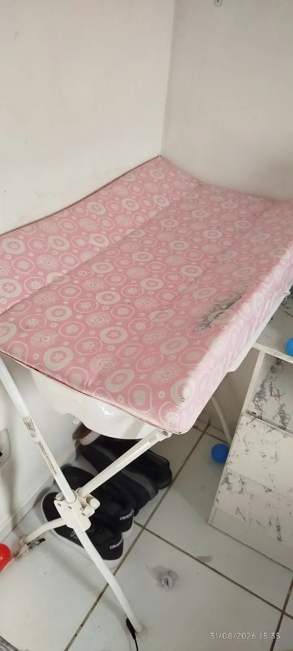 Tocador de bebê feminino 
