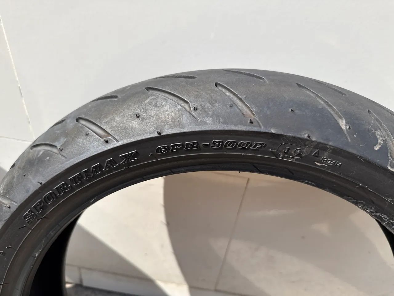 Pneus para moto esportiva 180 e 120/17