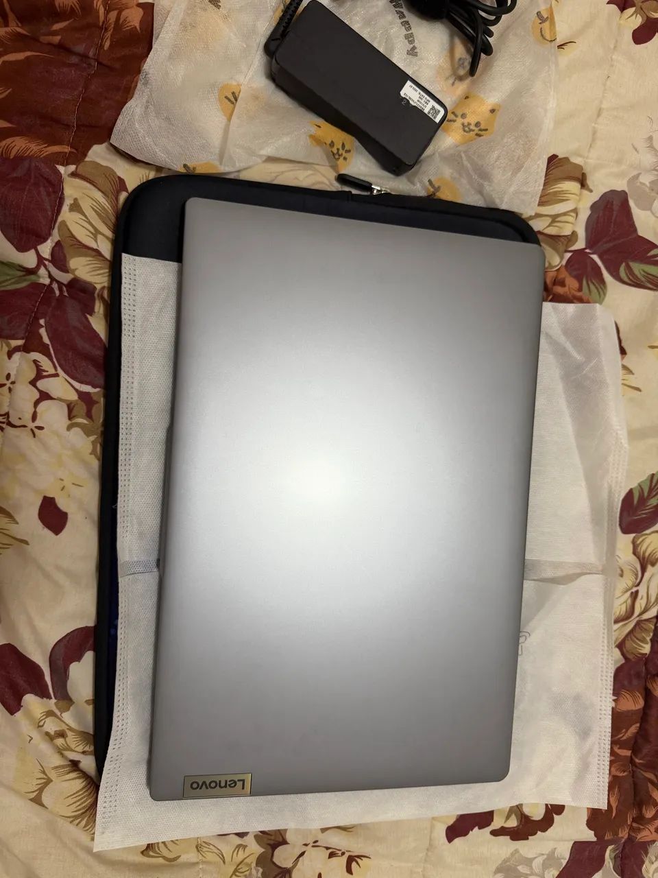 Notebook Lenovo Ideapad Slim 3 i3 N305 Novo + Case Nova