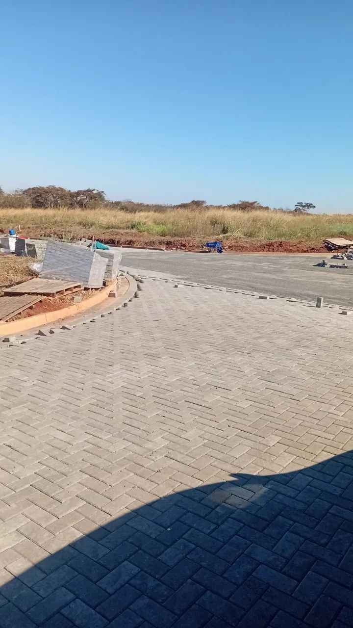Trabalhamos com assentamento de paver e meio fio. - Foto 3