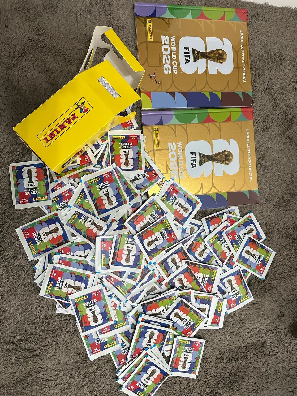 Vendo figurinhas copa 2026 Originais Panini - Foto 2
