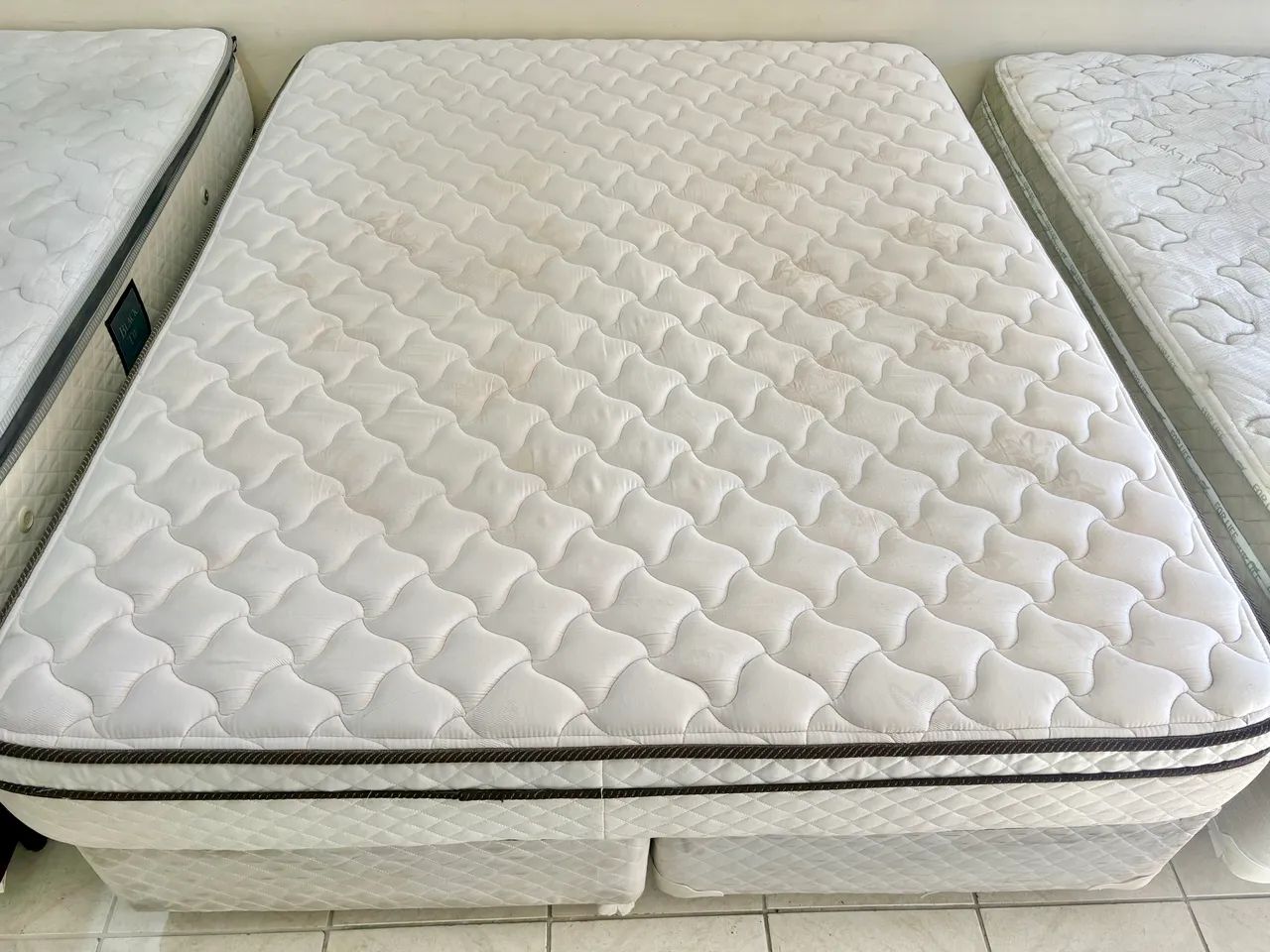 Cama box Queen , cama Queen bipartida  - Foto 3