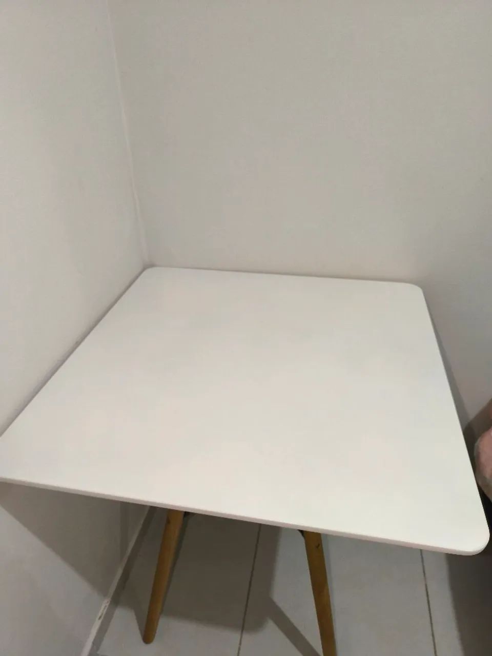 Mesa Eiffel 70cm branca - Semi nova - Foto 4